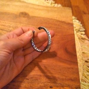 2 pairs of earrings, its a bundle of beauty